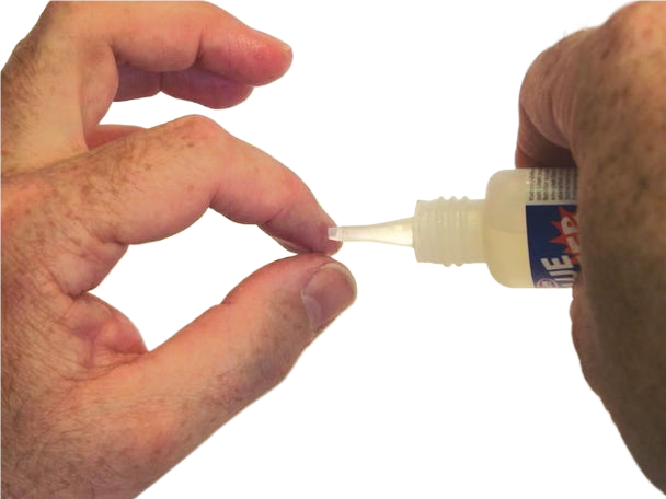 Deluxe Materials Glue Buster