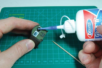 Deluxe Materials Glue 'n' Glaze