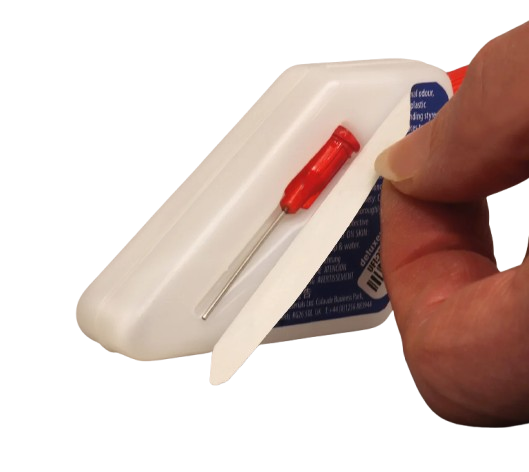 Deluxe Materials Precision Plastic Glue